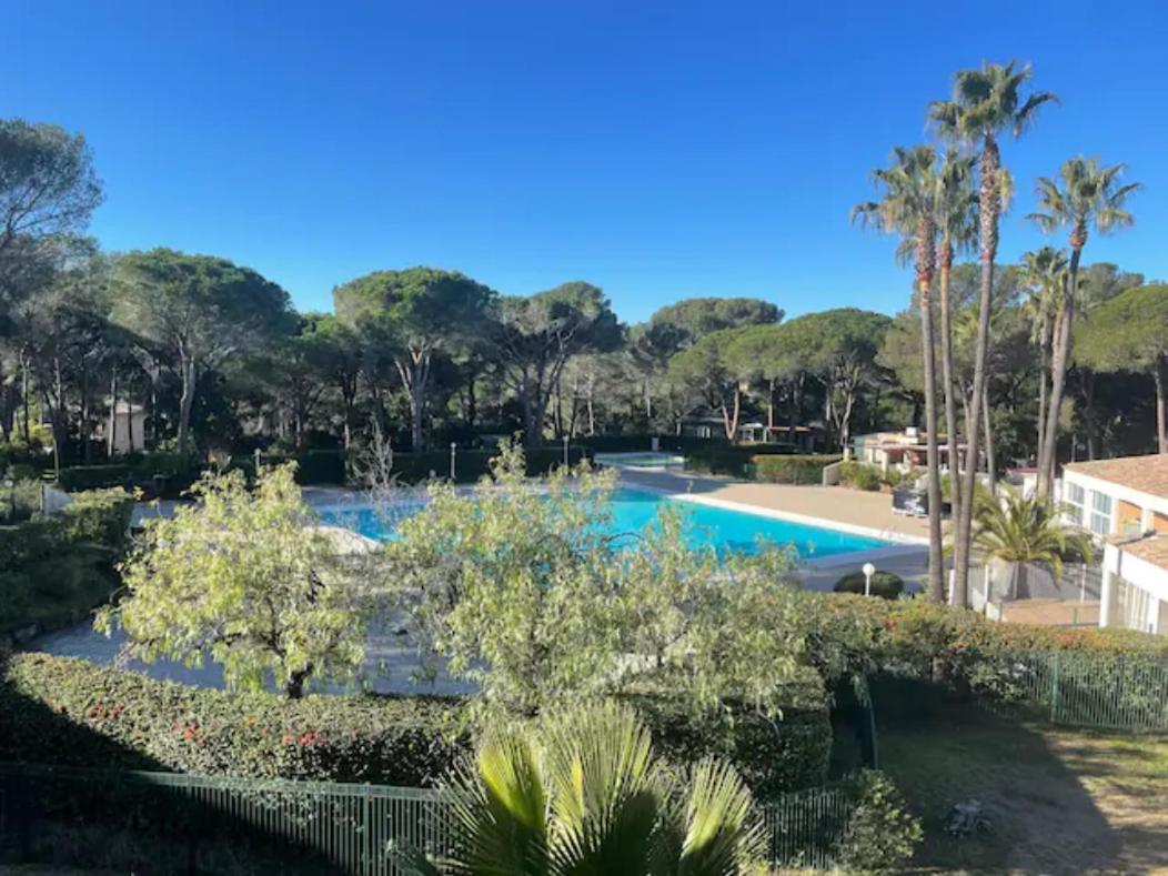 Bel Appartement Vue Sur Piscine 1 Chambre Fermee Et 1 Espace Cabine Saint-Raphaël Exteriér fotografie