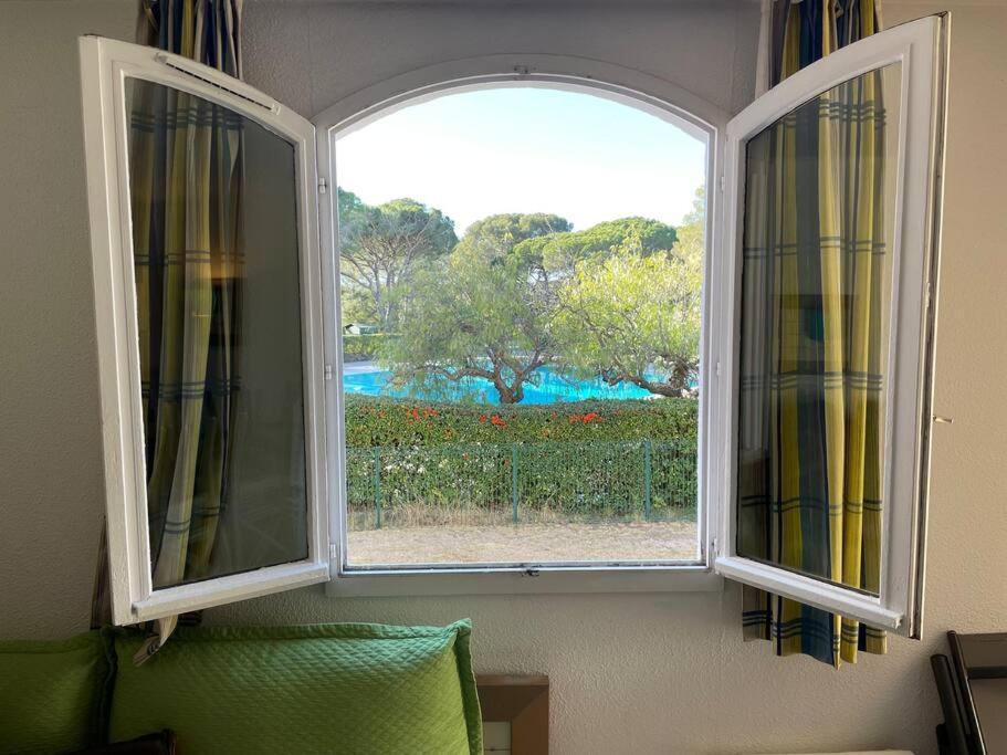 Bel Appartement Vue Sur Piscine 1 Chambre Fermee Et 1 Espace Cabine Saint-Raphaël Exteriér fotografie